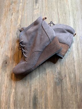 Dr. Scholl's Taupe Lace-Up Wedge Ankle Boots Size 10